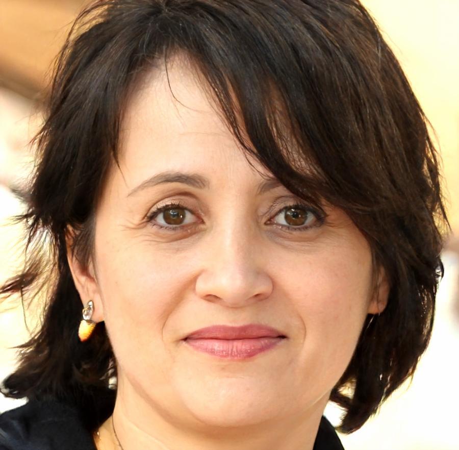 Portrait de Léonie Deschamps, Directrice Analyse Financière chez kylarionthex